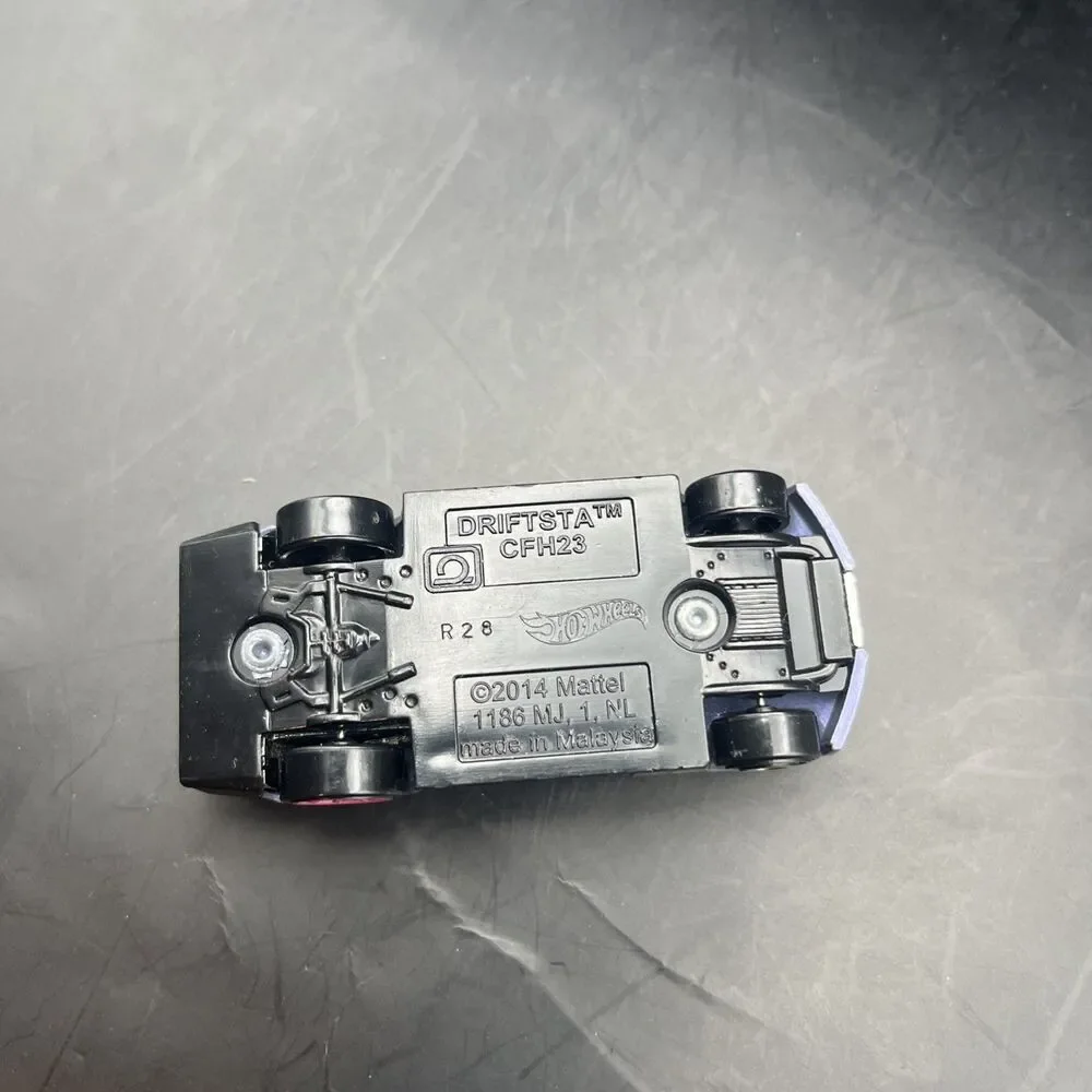 Hot Wheels 2014 Purple Driftsta Made in Malaysia CFH23